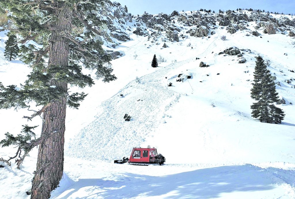 Los Al man dies while snowboarding near Mammoth Mountain