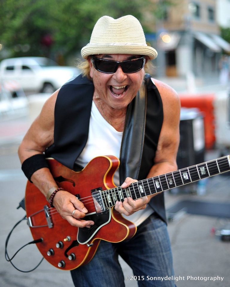 Gregg Young and the 2nd Street Groove Bank to play