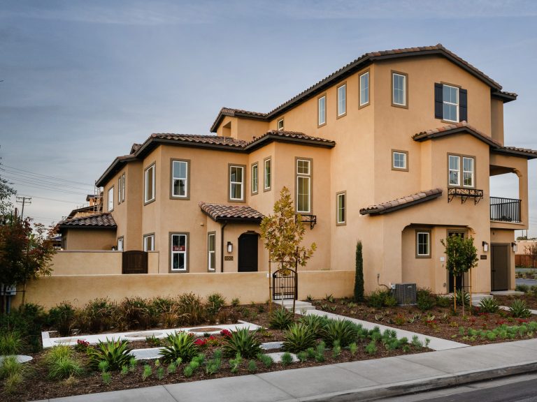 Los Alamitos welcomes new condo development 