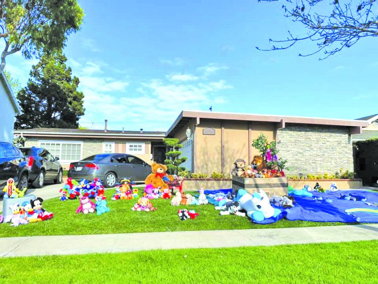 Los Alamitos Recreation Dept. creates drive-by zoo