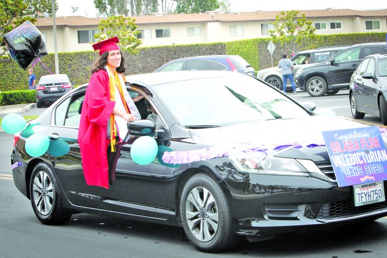 Los Al seniors enjoy the parade of a lifetime