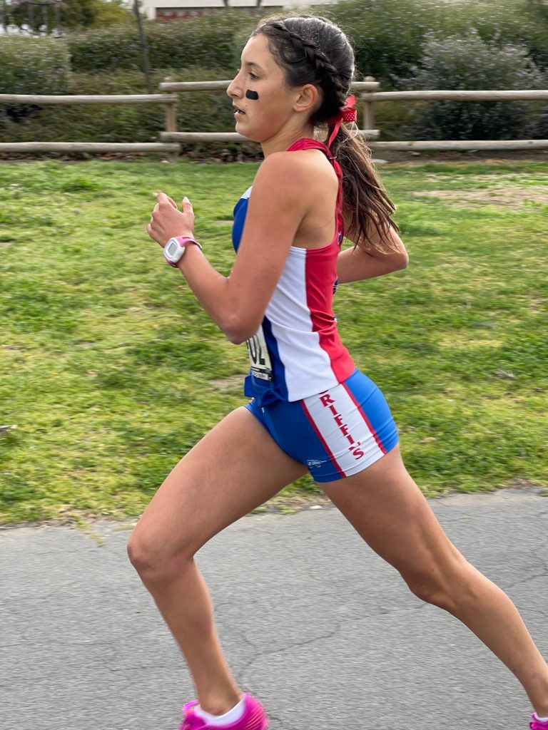 Muniz leads Los Al Cross Country in finals