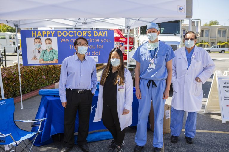 Los Al Medical celebrates “Doctors Day” as pandemic continues