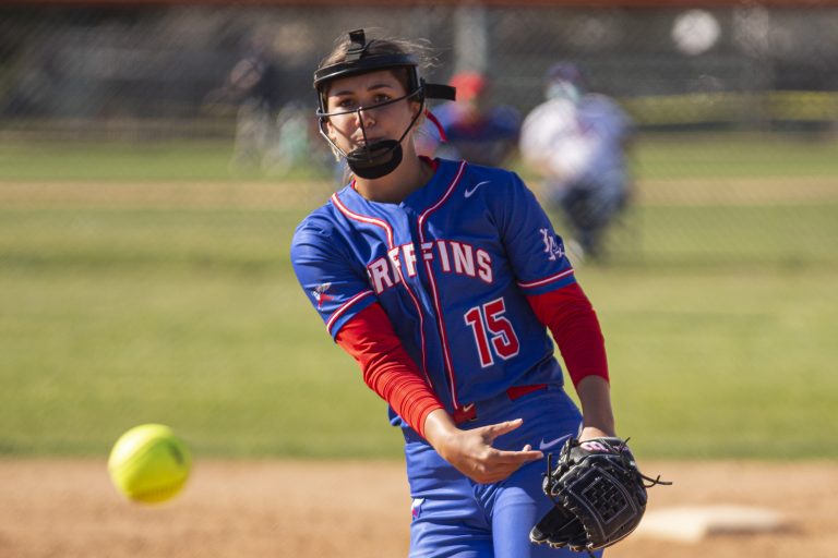 Los Al nationally ranked softball scores a shutout