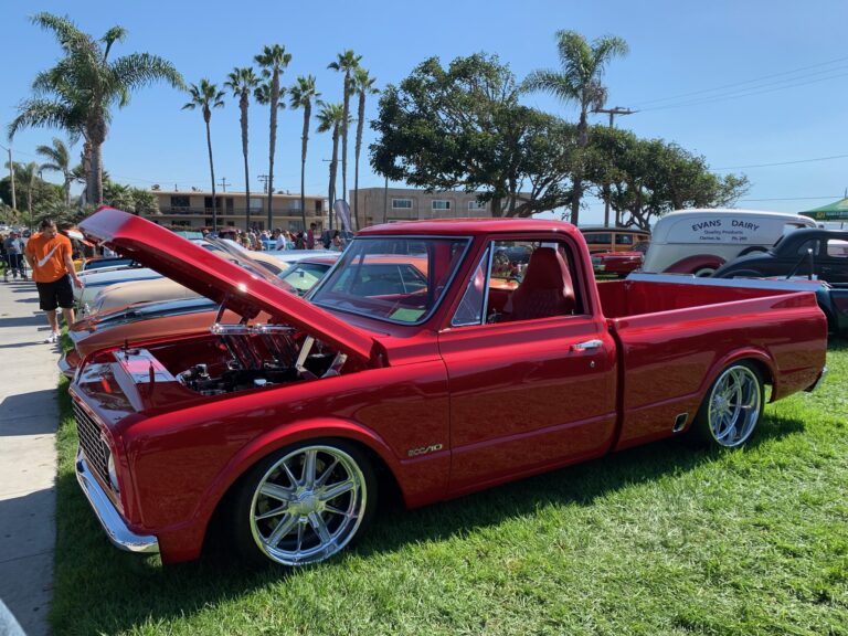 More than 500 Vintage cars showcased at Seal Beach Car Show