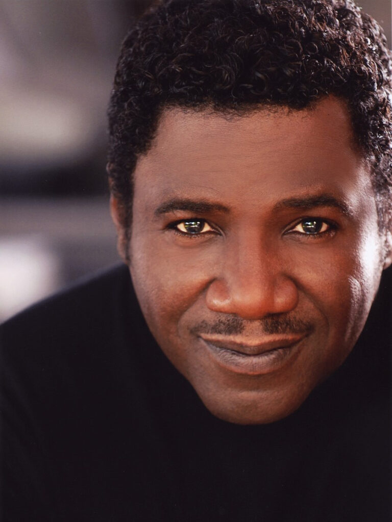 Cleavant Derricks is wonderful Wizard in ‘Wicked’ at Segerstrom Center