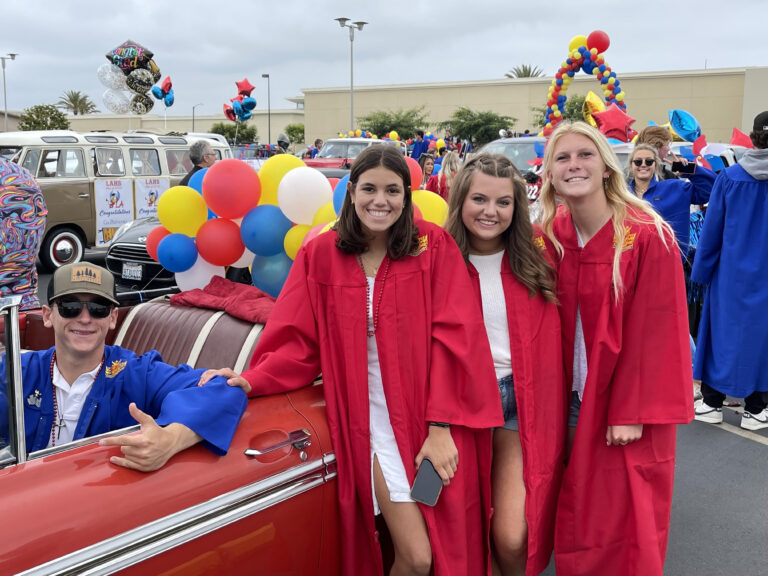 More than 800 vehicles join 2022 Rossmoor Senior Parade