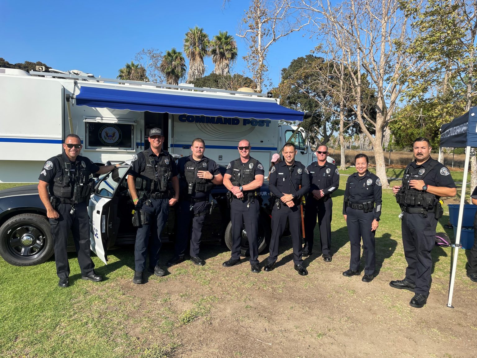 Los Al police greet neighbors during "National Night Out"