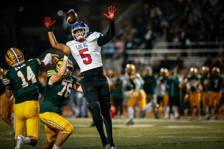 Griffins  best Edison 52-27 in Sunset League showdown