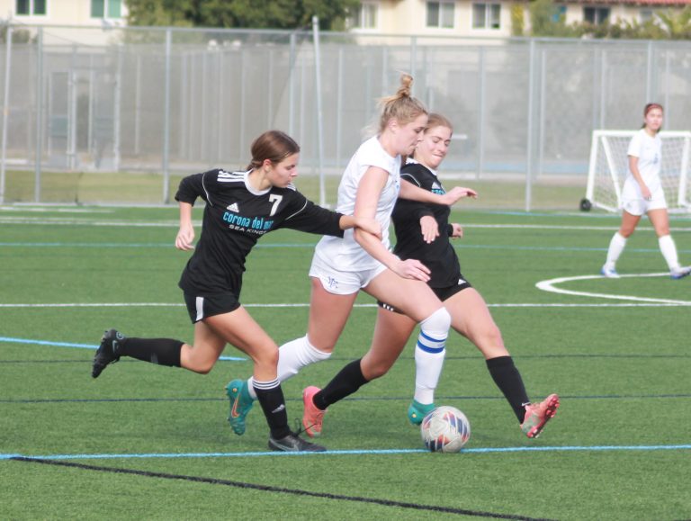 Los Al girls end soccer season on high note