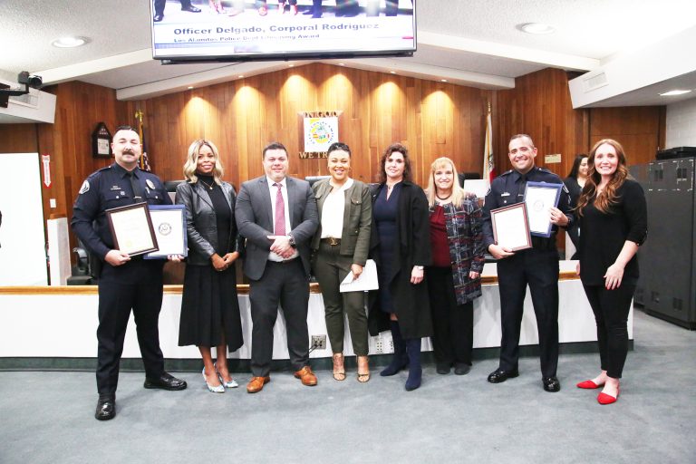 Los Al officers awarded for lifesaving effort