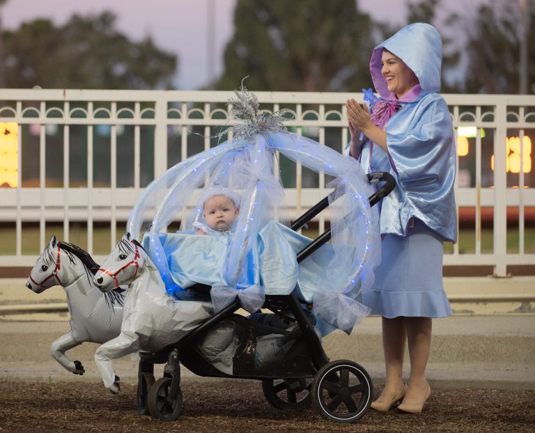 Cinderella, carriage wins costume grand prize at Los Al Race Course contest