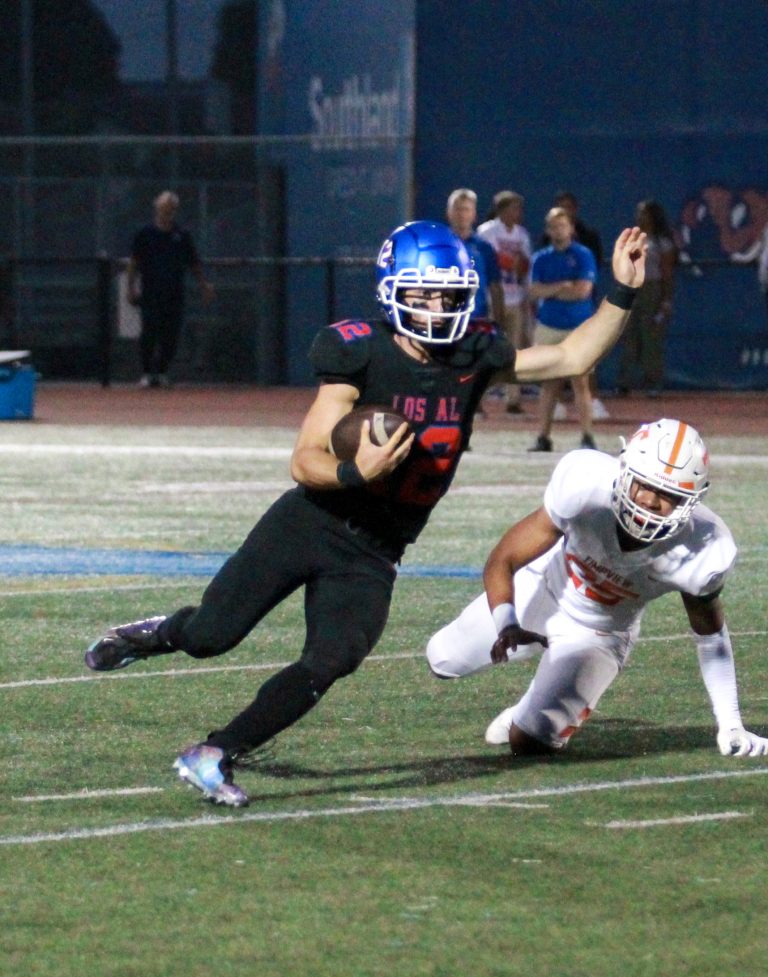 Football season returns with Los Al opening at home