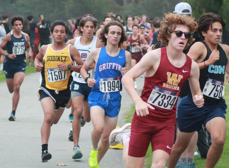 Griffins cross country make strides at Central Park Invitational