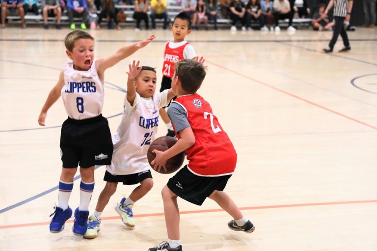 Youth basketball offered by Los Al Rec beginning in January