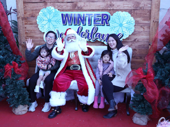 Los Alamitos community gathers to celebrate Winter Wonderland