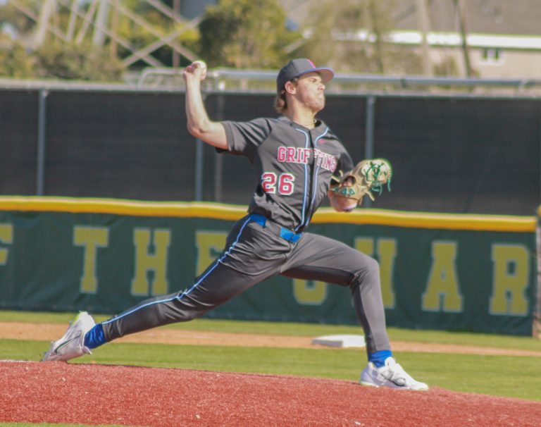 Griffins break out in rubber game at Edison