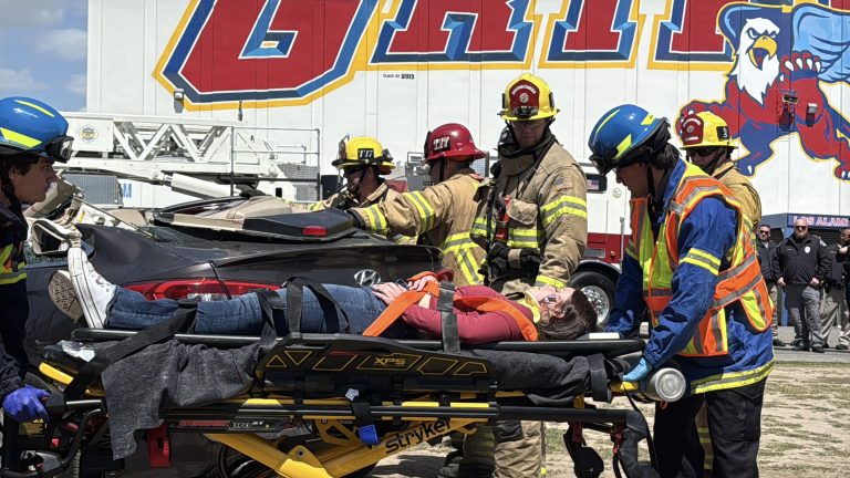 Every 15 minutes brings reality to Los Al High School students