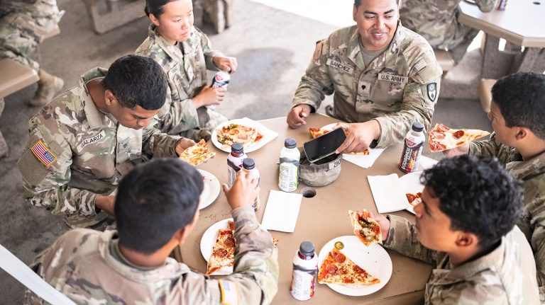 Army association feeds troops stationed in Los Al
