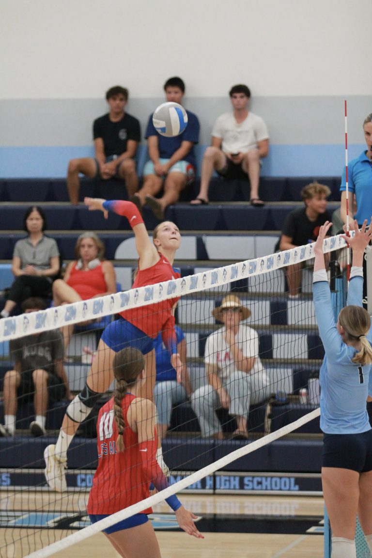 Griffins volleyball is 6-0 halfway through league play