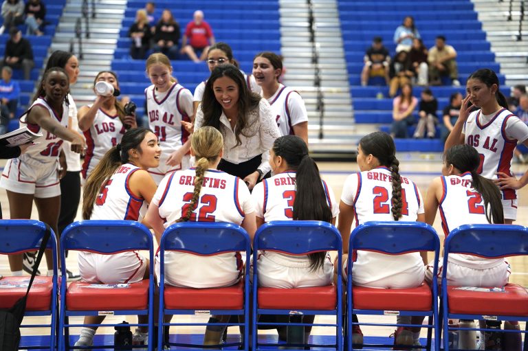 Griffins girls basketball coach quietly reaches 100-win career milestone