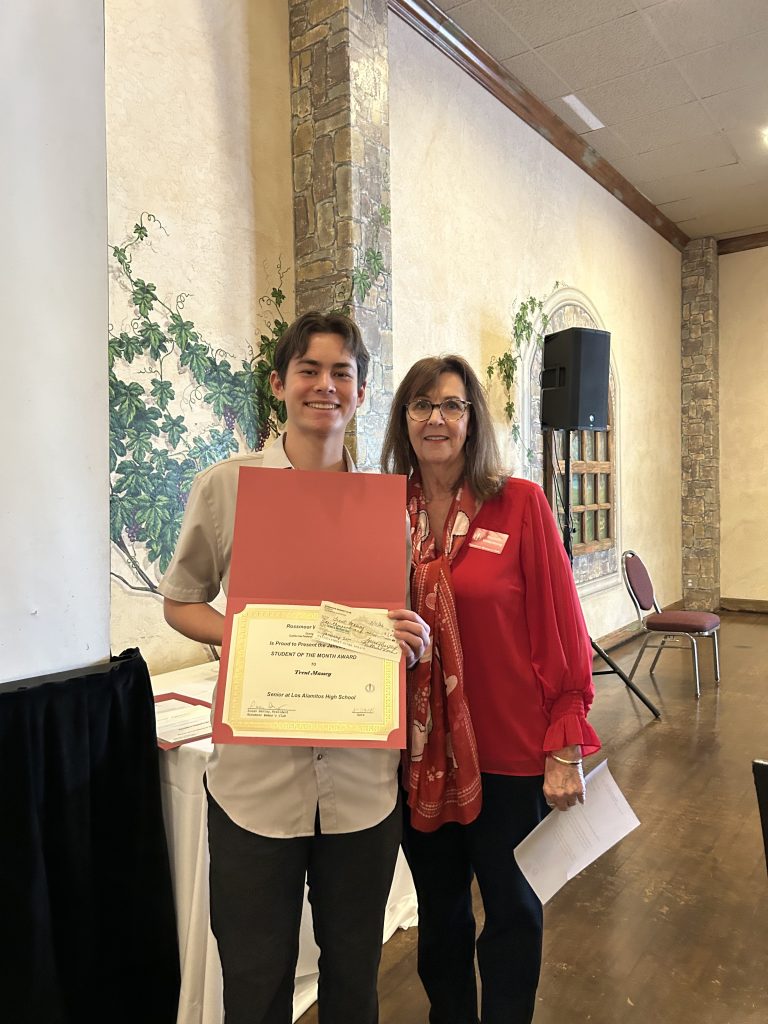 Rossmoor Woman’s Club honors two LAHS students with $1,000 scholarships