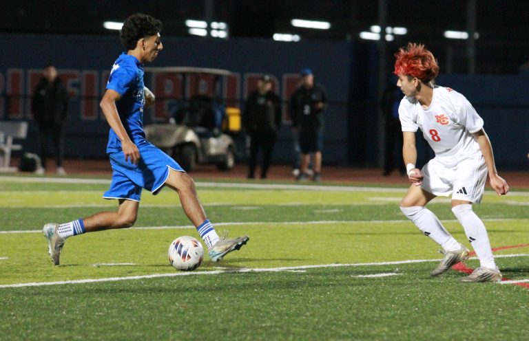 Los Al High boys soccer team hits stride late, momentum carries them to section title