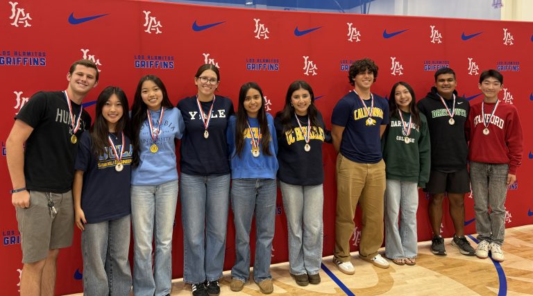 Los Al High School announces valedictorians for 2026