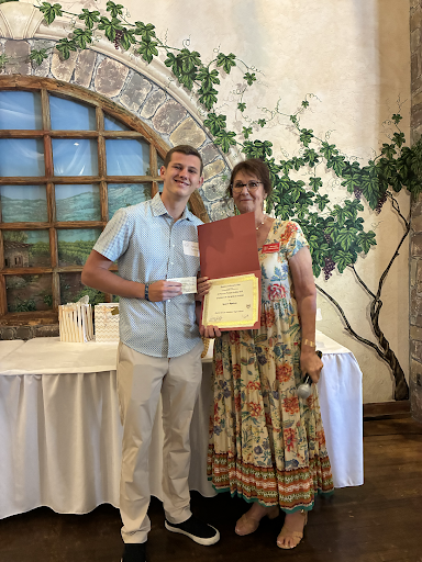 Rossmoor Woman’s Club awards scholarships to LAHS seniors